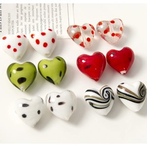 Perline di Vetro a Lume a Forma di Cuore Dipinte a Mano a Pois Perline a Cuore Componenti per Gioielli Fai da Te