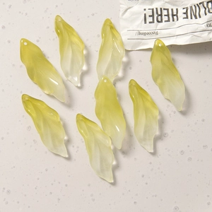 Lichtdoorlatende gele glazen kralen in bladvorm voor het maken van DIY-sieraden