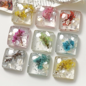 Blocchi in resina trasparente con fiori secchi, conchiglie e foglia d'argento per fai da te