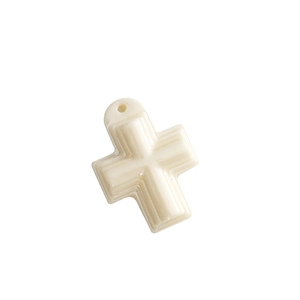Polierter off-white Harzkreuz-Anhänger mit Loch für DIY-Schmuck und Bastelarbeiten