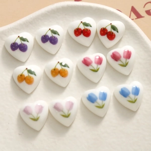 Mini Herz-DIY-Zubehör aus Harz mit bunten Frucht- und Tulpenblumen-Prints