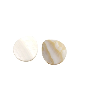 Natural mother of pearl shell round charms with horizontal texture for jewelry making