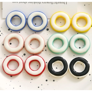 Anillos geométricos de resina bicolor con diseño hueco para accesorios de joyería DIY