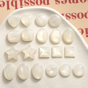 Mix di ciondoli in perle di resina cangianti a forma di cuore e stella per gioielli fai da te
