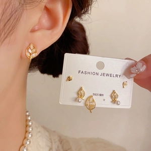 Three-piece set of elegant gold leaf earrings with S925 silver needles and pearls