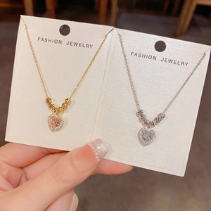Collier Pendentif Cœur en Cuivre à la Mode avec Strass Perles Rondes Chaîne de Clavicule Bijoux Plaqué Or Argent pour Femme