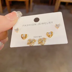 Lot de boucles d'oreilles S925 en argent avec zircons en forme de cœur et planète