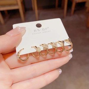 Elegante set van 6 gouden oorringen met kattenoren, parels en kristallen voor dames