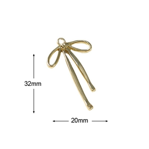 Detailweergave van een gouden strikhanger met 32mm x 20mm afmetingen voor DIY-sieraden