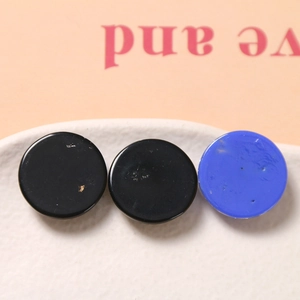 Accessori tondi in resina fai-da-te con foglia d'oro in finiture nero e blu