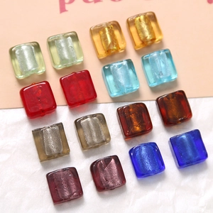 Bunte 10mm Glasperlen in Quadratform mit Goldfolie für DIY Schmuck und Bastelarbeiten