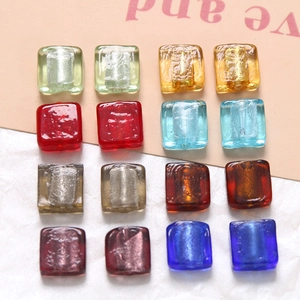 Bunte quadratische Glasperlen mit Goldfolie für DIY-Schmuckherstellung 16 Stück