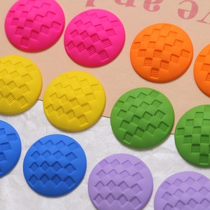 Bunte matte runde Anhänger mit Karomuster für DIY Ohrringe und Haarschmuck Zubehör