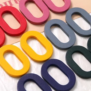 Ovale hohle Holzanhänger in bunten matten Farben für DIY Schmuck und Haarklammern