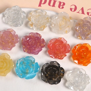 Breloques roses en résine colorée avec feuilles d'or pour bijoux et accessoires DIY