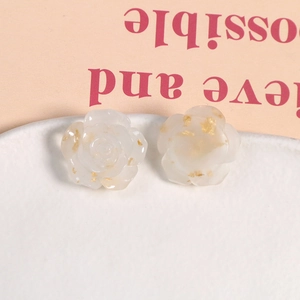 Détails de pétales de rose en résine blanche avec feuilles d'or pour bijoux DIY