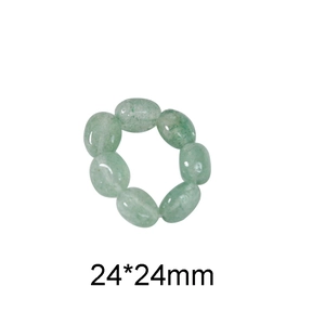Detailed close-up showing 24x24mm elastic ring with green oval natural stone beads