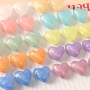 Bunte 3D Herzperlen aus Harz mit schillerndem Glitzer für DIY Schmuckherstellung