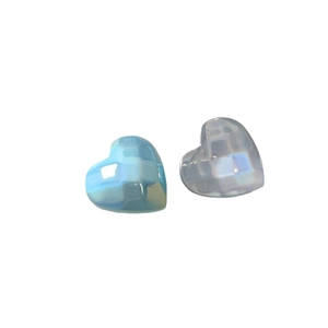 Faceted heart-shaped resin beads with iridescent opal and blue finish for DIY jewelry crafts