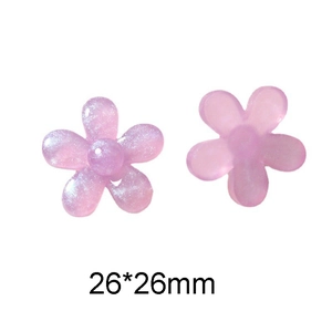 Détail macro de fleurs en résine violette de 26mm avec paillettes et fini mat