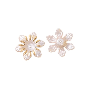 Breloques fleurs en nacre blanche à bordure dorée pour bijoux DIY et accessoires