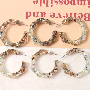 Japanese Style Geometric C-Shape Resin Hoop Earrings With Colorful Shell Fragments Inlaid Transparent Indie Design Earrings For Women