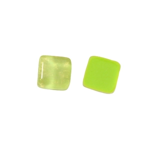Ciondoli quadrati in resina verde chiaro glitter da 15mm per orecchini e fai-da-te
