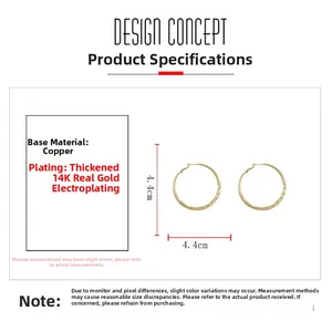 Détail de boucles d'oreilles en cuivre plaqué or 14K avec dimensions et texture