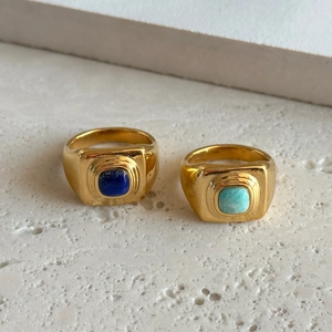 Anelli vintage in acciaio al titanio placcato oro 18k con lapislazzuli e turchese
