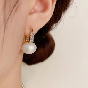 Elegant geometric square gold huggie earrings with pearls and dazzling crystals for women