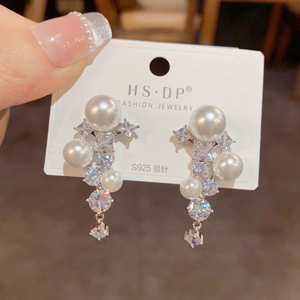 Détails des boucles d'oreilles en argent S925 avec perles et oxydes de zirconium
