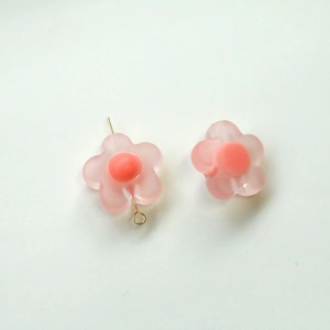 Duo aus rosa durchscheinenden matten Acryl-Blumenanhängern für DIY-Schmuckzubehör