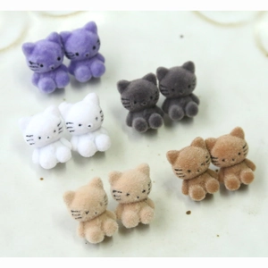 Lindos colgantes de gato 3D flocado en varios colores para joyería y accesorios DIY