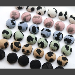 Colorful leopard print round fabric covered buttons for DIY accessories and sewing