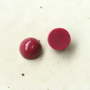 Coppia di cabochon in resina rosso scuro per gioielli fai-da-te con finitura lucida