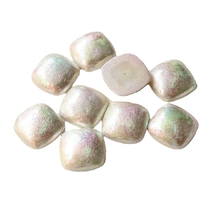 Perles carrées nacrées AB en résine avec texture pour création de bijoux DIY