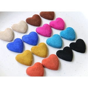 Patchs en tissu rembourrés colorés en forme de cœur pour les travaux manuels de bricolage