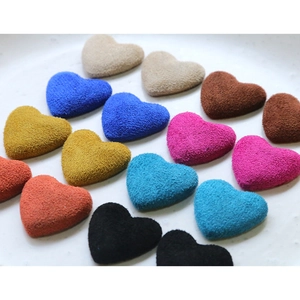Boutons de cœur colorés floqués pour accessoires de bricolage et décoration de manteaux