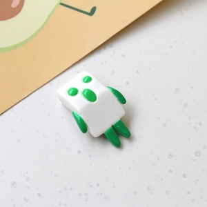 Cute resin robot figurine in white and green for DIY crafts and phone case decoration