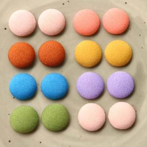 Set di 16 bottoni rotondi rivestiti in tessuto colorato di cotone e lino per il cucito