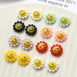 Ciondoli colorati a forma di fiore in resina con sorriso per decorazioni fai-da-te e capelli