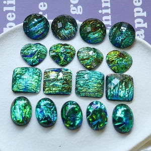DIY iriserende hart en geometrische hars patches met aurora folie voor sieraden