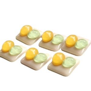 Parti quadrate in resina DIY con inserti ondulati gialli e verdi per gioielleria
