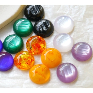 Cabochon in resina occhio di gatto aurora lucida con foglia d'oro per gioielli fai da te