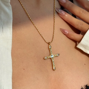 Luxury 18K Gold Plated Stainless Steel Cross Pendant Necklace For Women Rhinestone Inlaid Bead Chain Fashion Jewelry