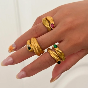 Luxurious 18K Gold Plated Titanium Steel Snake Ring With Detailed Scaled Texture Colorful Water Drop Rhinestone Serpent Ring For Women