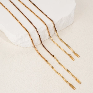 18k vergoldete Tenniskette mit bunten 2mm Zirkonia Steinen und K18 Stempelung am Ende