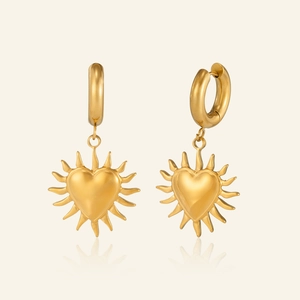 Orecchini a cerchio con pendente a cuore e sole in acciaio inossidabile placcato oro 18k