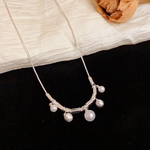 Vintage Silber Schlangenkette mit Kunstperlen und strukturierten Metallperlen