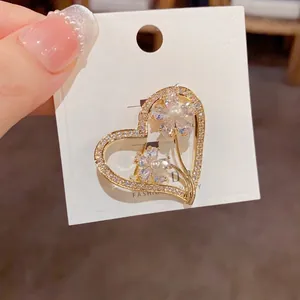 Heart Shaped Flower Brooch Elegant Real Gold Plated Copper Pin With Micro Inlaid Zircon And Artificial Pearl For Women Jewelry Gift